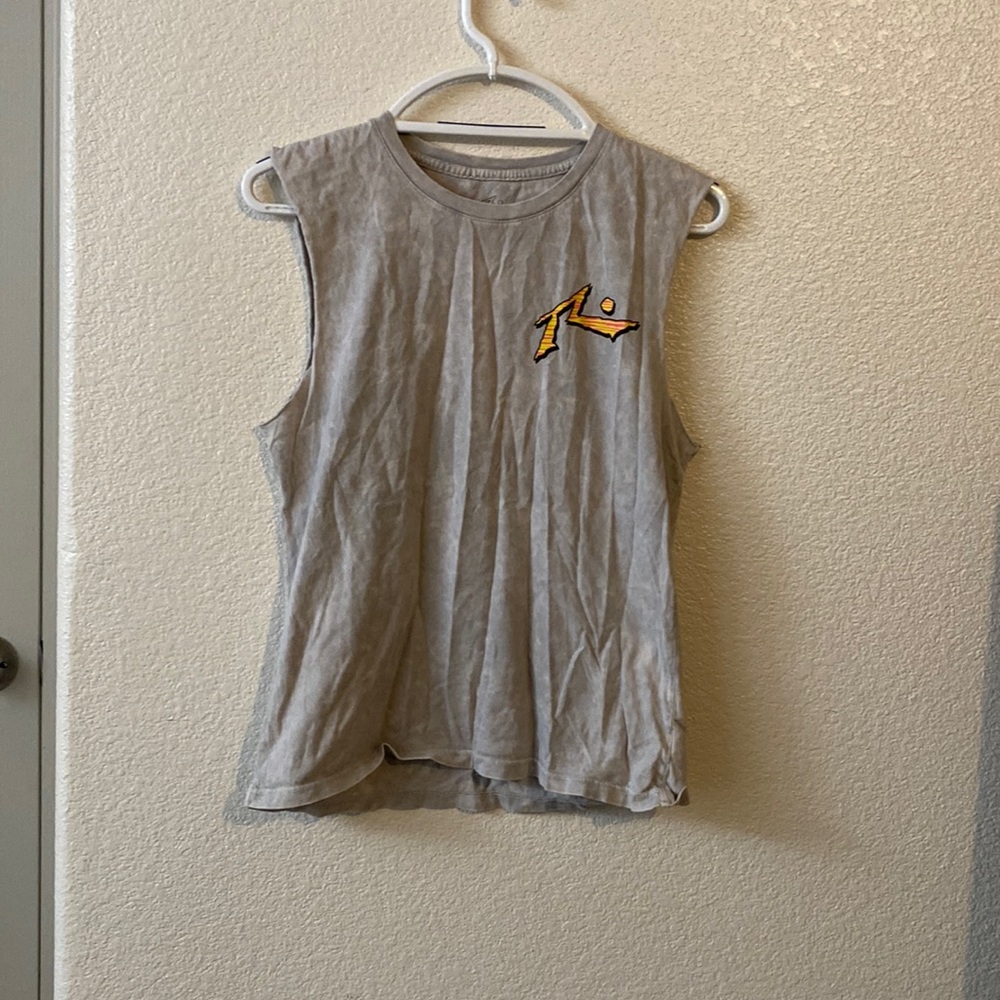 I am selling this muscle shirt size Medium